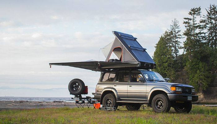 Land cruiser Prado TX with a Rooftop tent